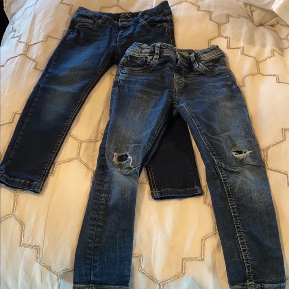 Set of two toddler jeans